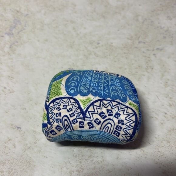 Vera Bradley Doodle Daisy Contact Case - Picture 3 of 5
